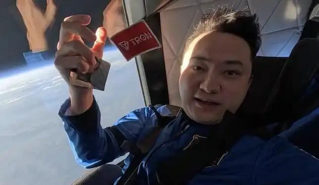 2025 年 8 月，加密货币大佬孙宇晨‌搭上蓝色起源 NS-34 火箭，穿越卡