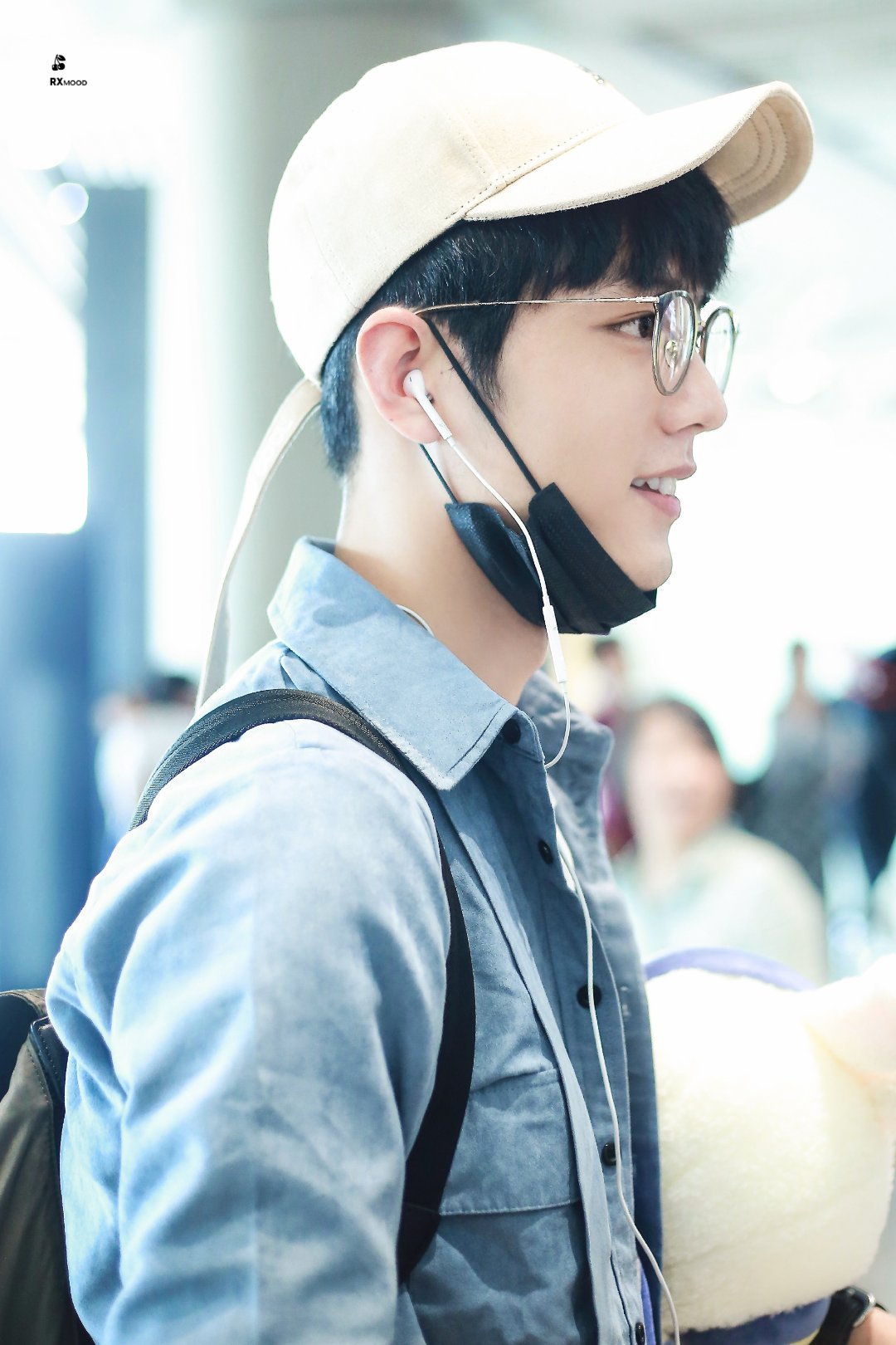 肖战尚界预定数量肖战不对称西装  肖可爱，可可爱爱特别萌！特别青葱！📮余承东官