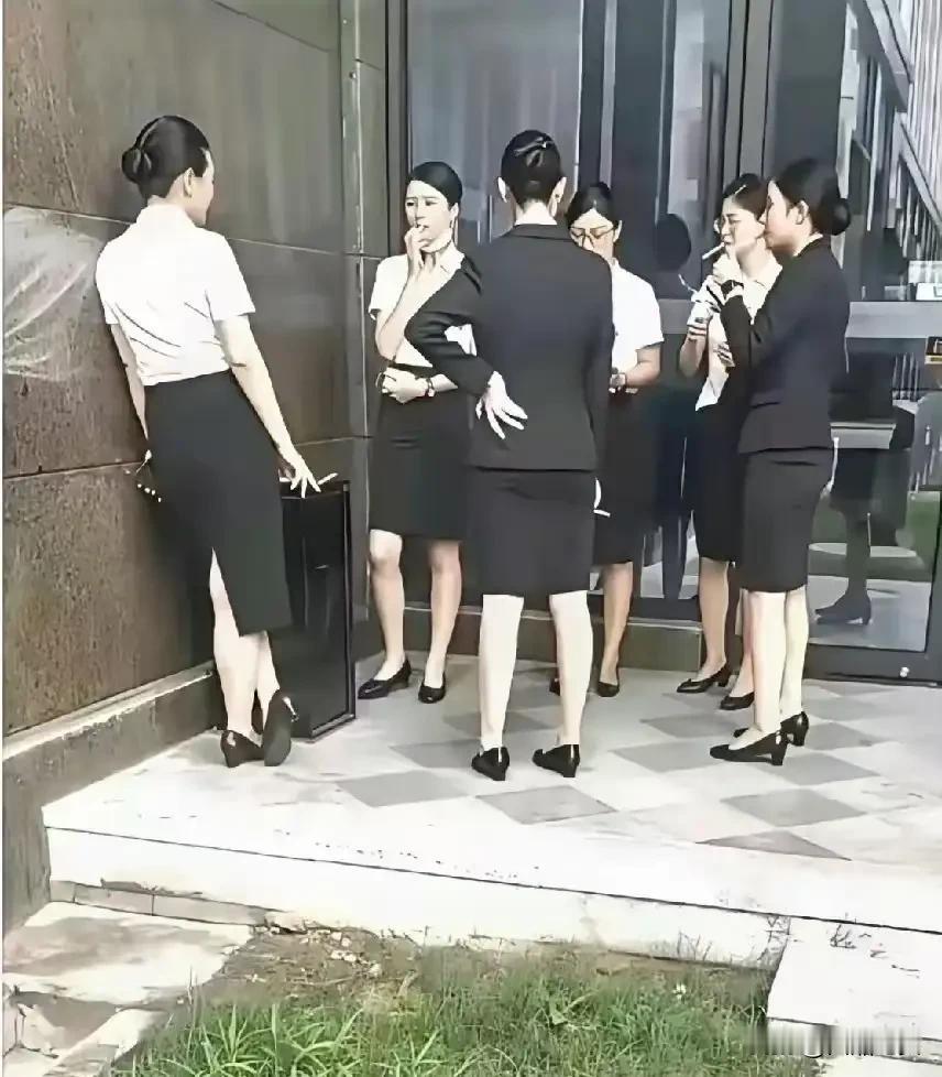 为啥售楼部女的都喜欢抽烟？[what]