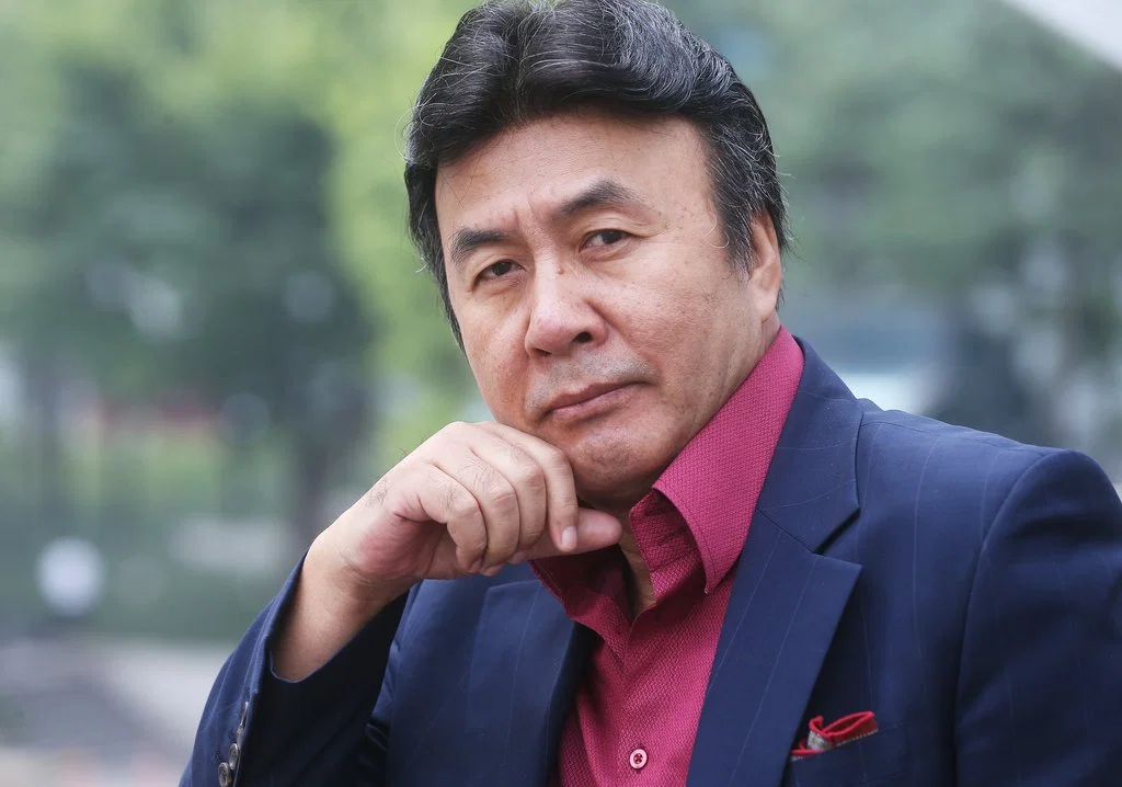 【热帖】罗泓轸 《HOPE》把 朴英奎 一剪没…和戛纳版剪得不一样影评人在看过《