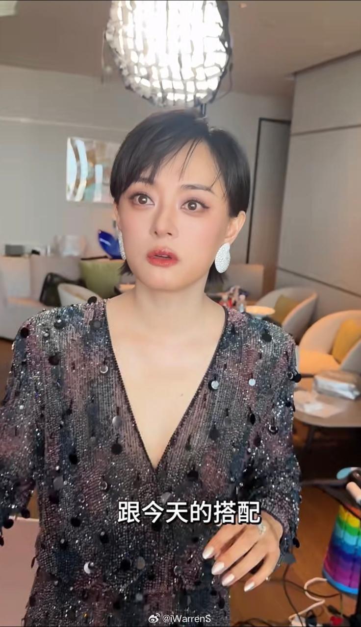 孙俪阿玛尼高定礼服白玉兰红毯造型，这个可以好看的白玉兰红毯