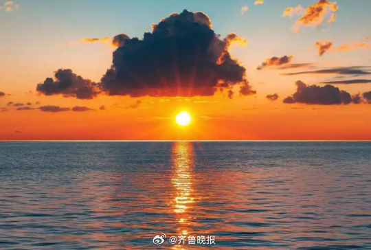 别急着让生活给予所有的答案，沉下心来默默蓄力。#晚安# ​​​