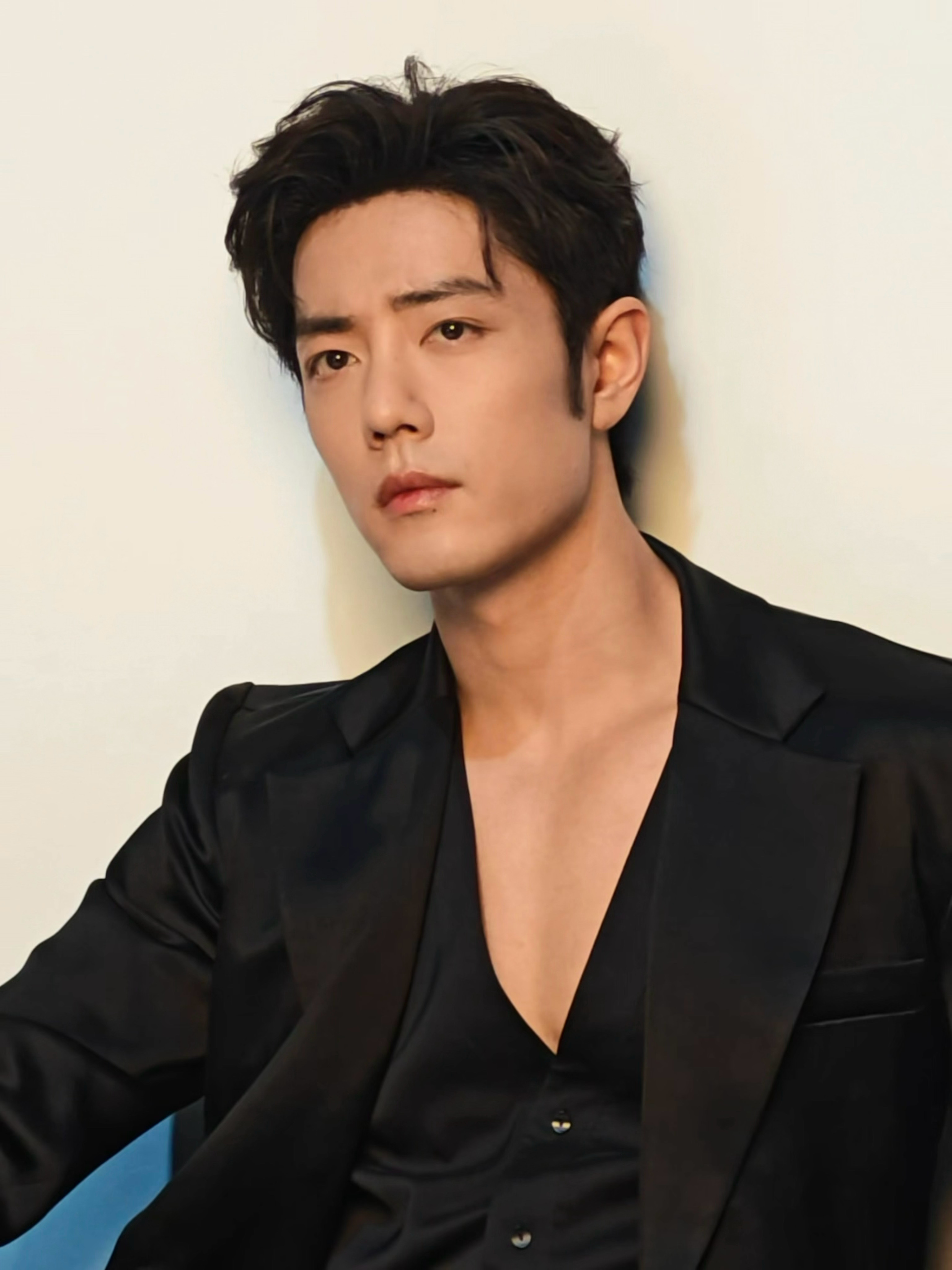 被肖战的胸肌勾引到了第一眼先看胸肌 