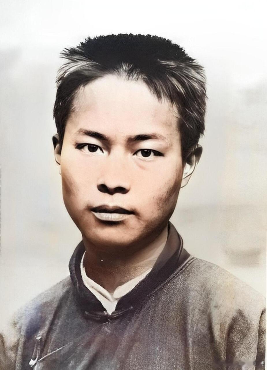 沈从文北漂时，他的姐夫问他来北京作什么，沈从文天真烂漫地回答说：我来寻找理想，读
