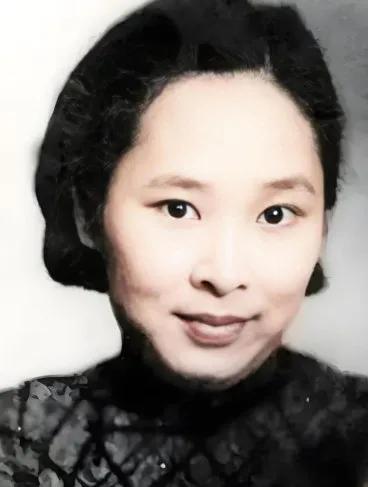 1941年，曾宪植来到了分别已久的丈夫叶剑英的住处。然而，当推开门，却见一个陌生