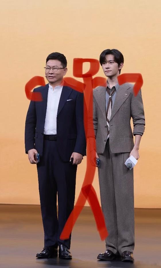 下次我就这样站你们中间大v聊车华为pura90华为pura90系列全球代言人易烊