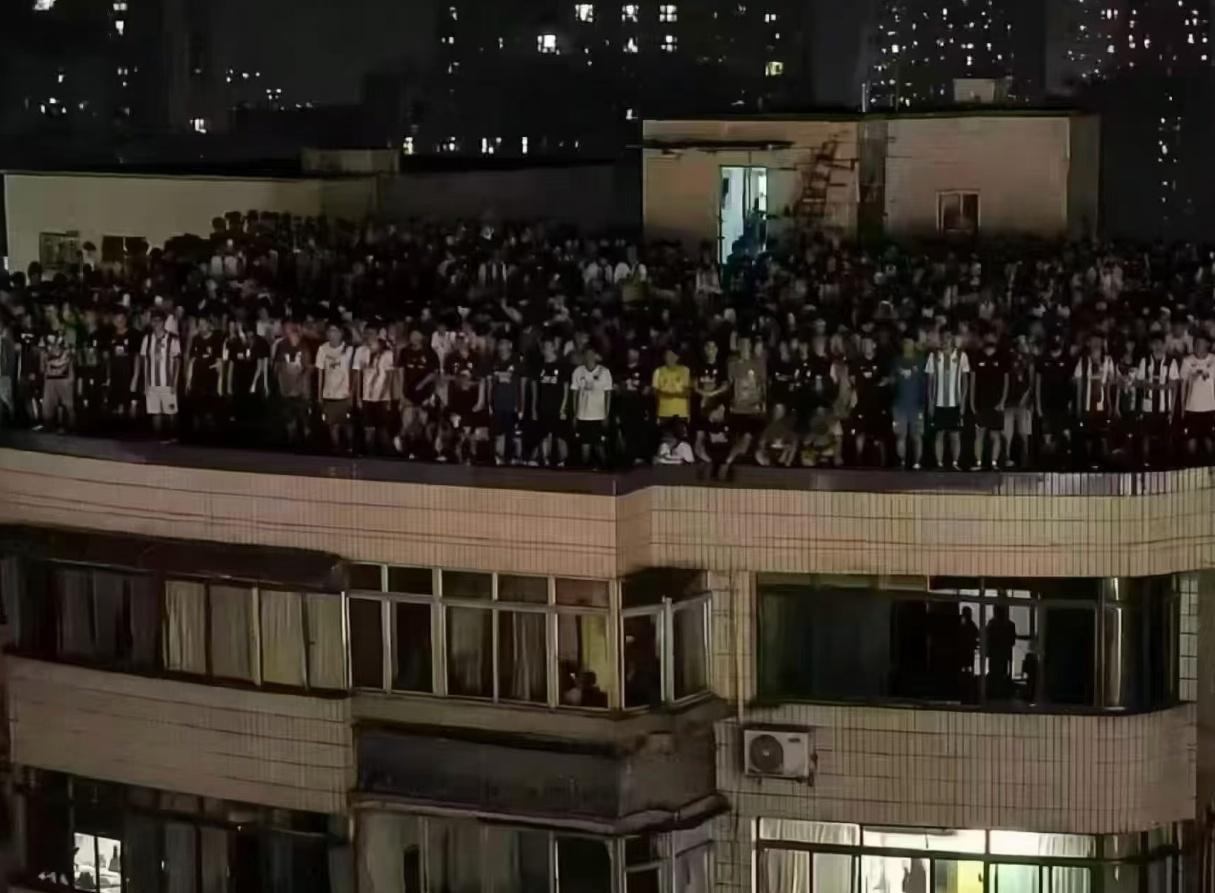身价12亿欧夺冠大热西班牙爆冷被54万人口佛得角逼平0-0！40岁门神7次神扑封