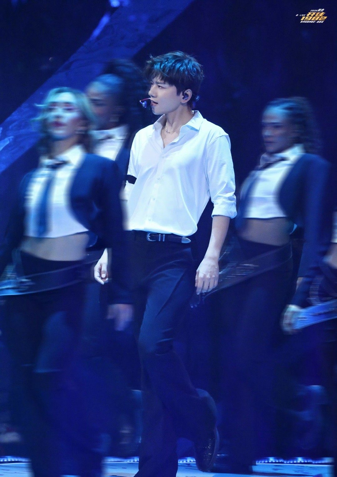 张杰庆功宴发现金朝哪里拜可以拜到这样的老板！啊啊啊啊我也想入职 咱们公司在哪来着