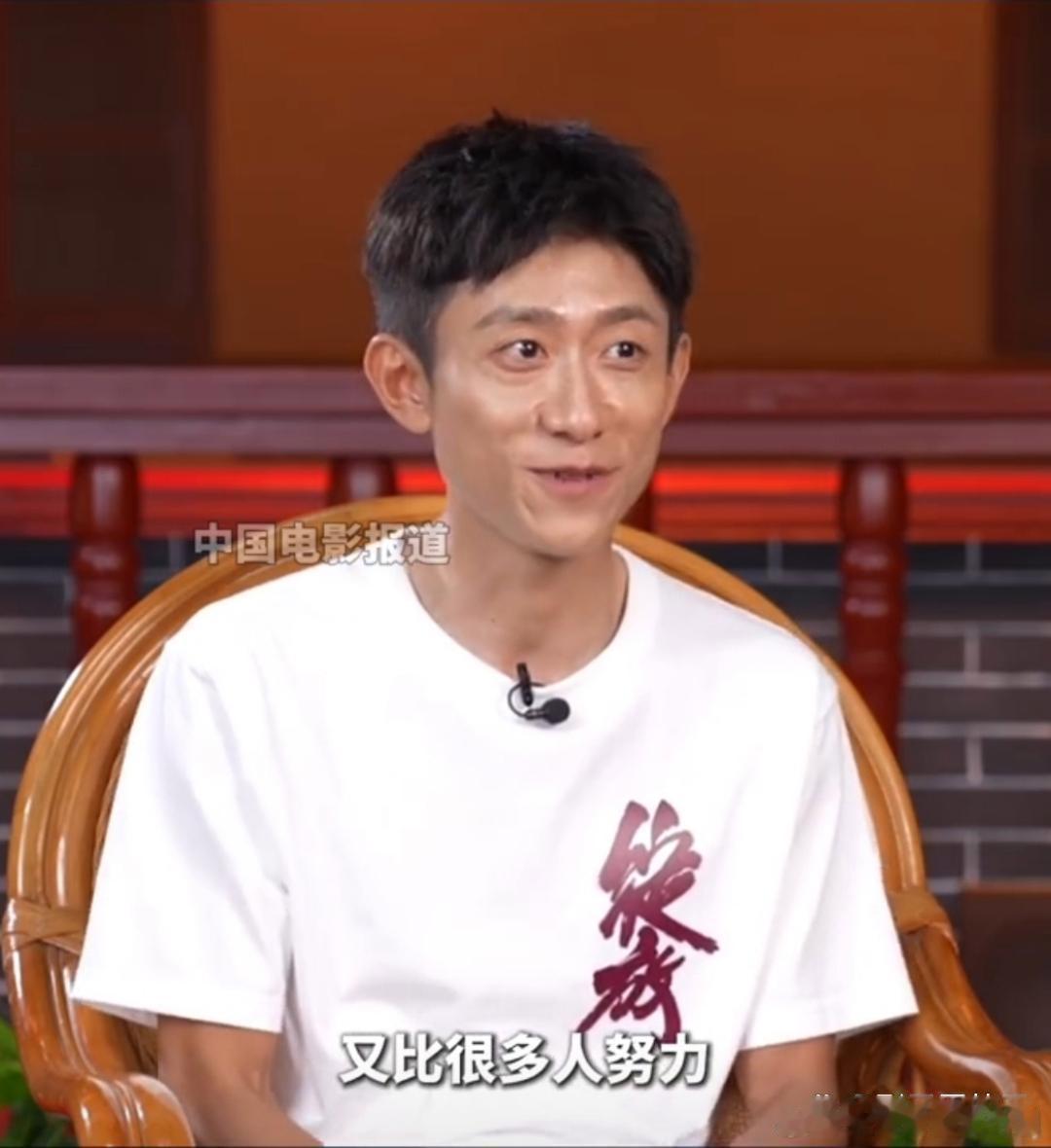 张一山回应与杨紫友情他接受采访，话更直接：“她是一个非常会演戏的演员。长得又很漂