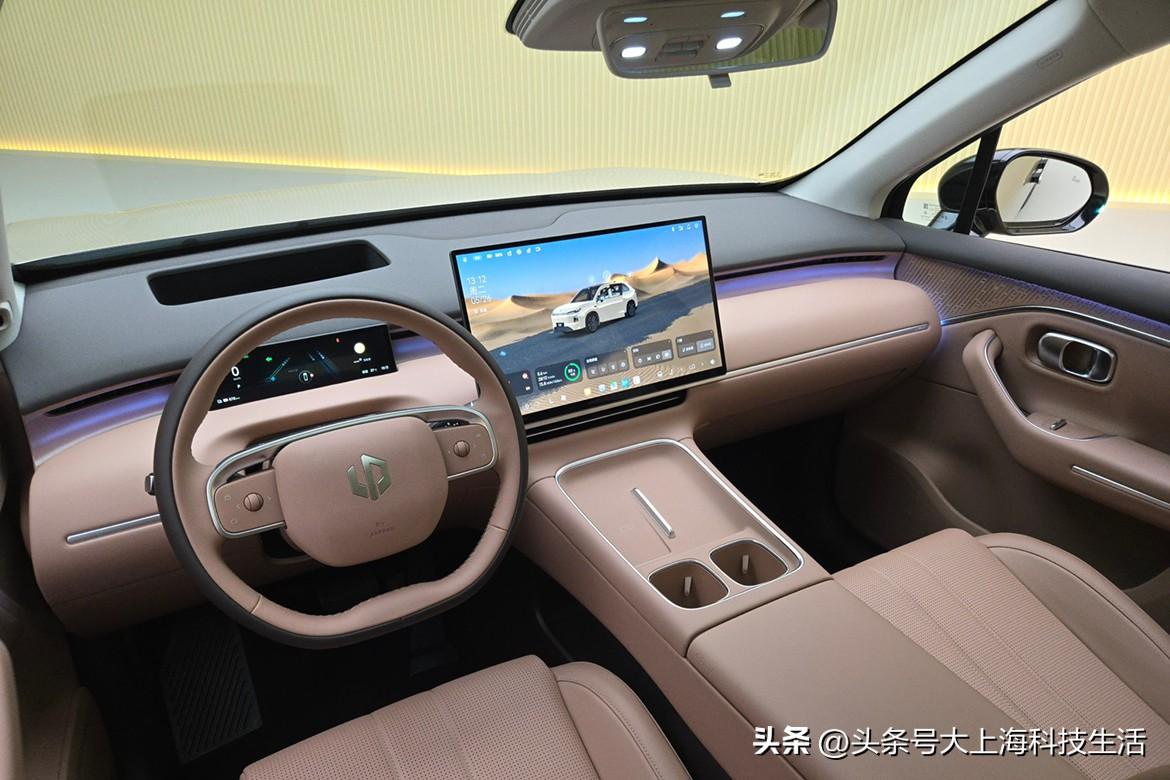 文字写一下新款零跑C10、C16吧？车子静态自己摸过了，其实试驾也在路上了（还不