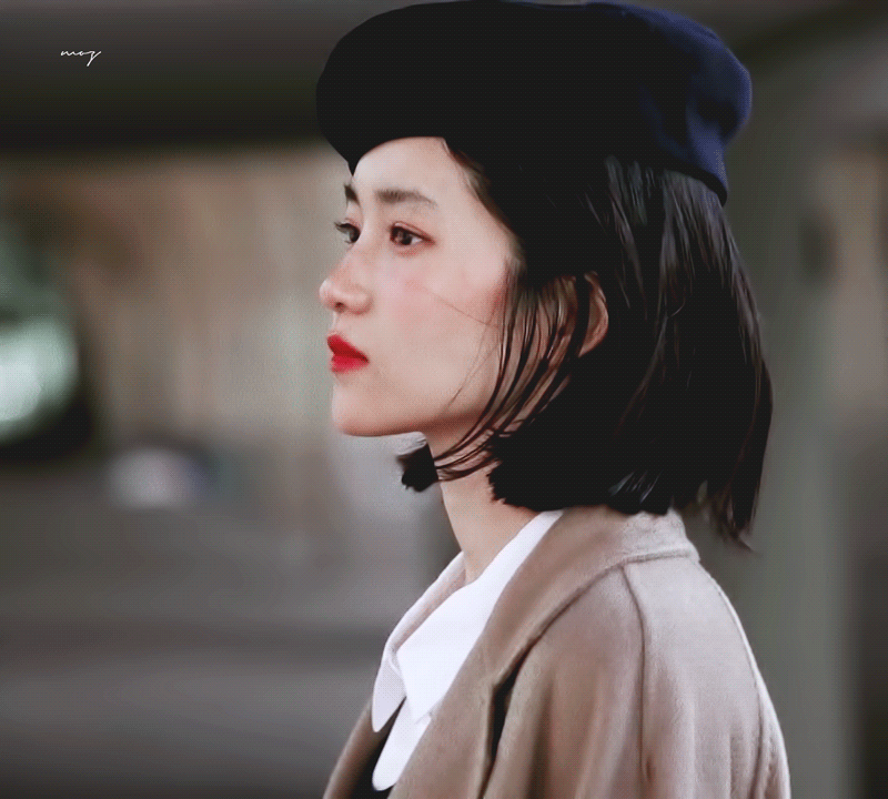 但这发型真一般，有点像钢盔，成龙早年电影那发型。短发造型可以参考下金泰梨那种，又