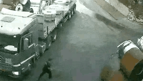 优秀员工，只是脑子坏了！[泣不成声]