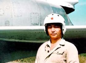 1989年12月，一架中国客机突遭4架韩空军战斗机包围和粗暴驱赶，燃油耗尽的客机