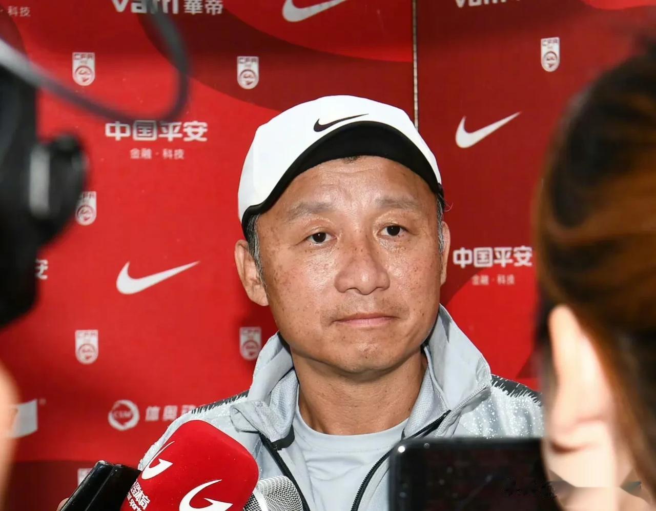国奥队首战阿联酋即为“生死战”[恐惧]
国奥队主帅成耀东貌似已经慌了[打call