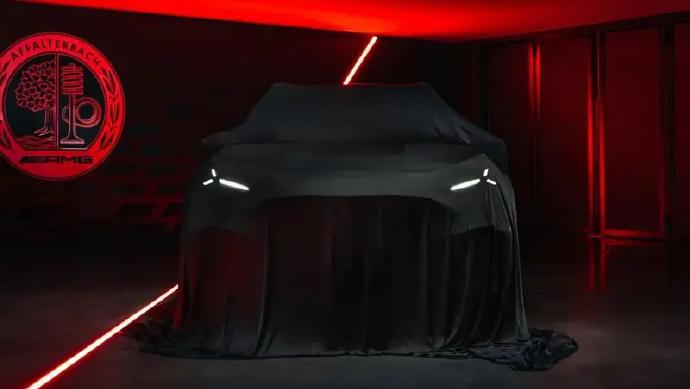 AMG GT SUV预告
此前海外媒体通过曝光的谍照绘制了渲染图。
可以确定的是