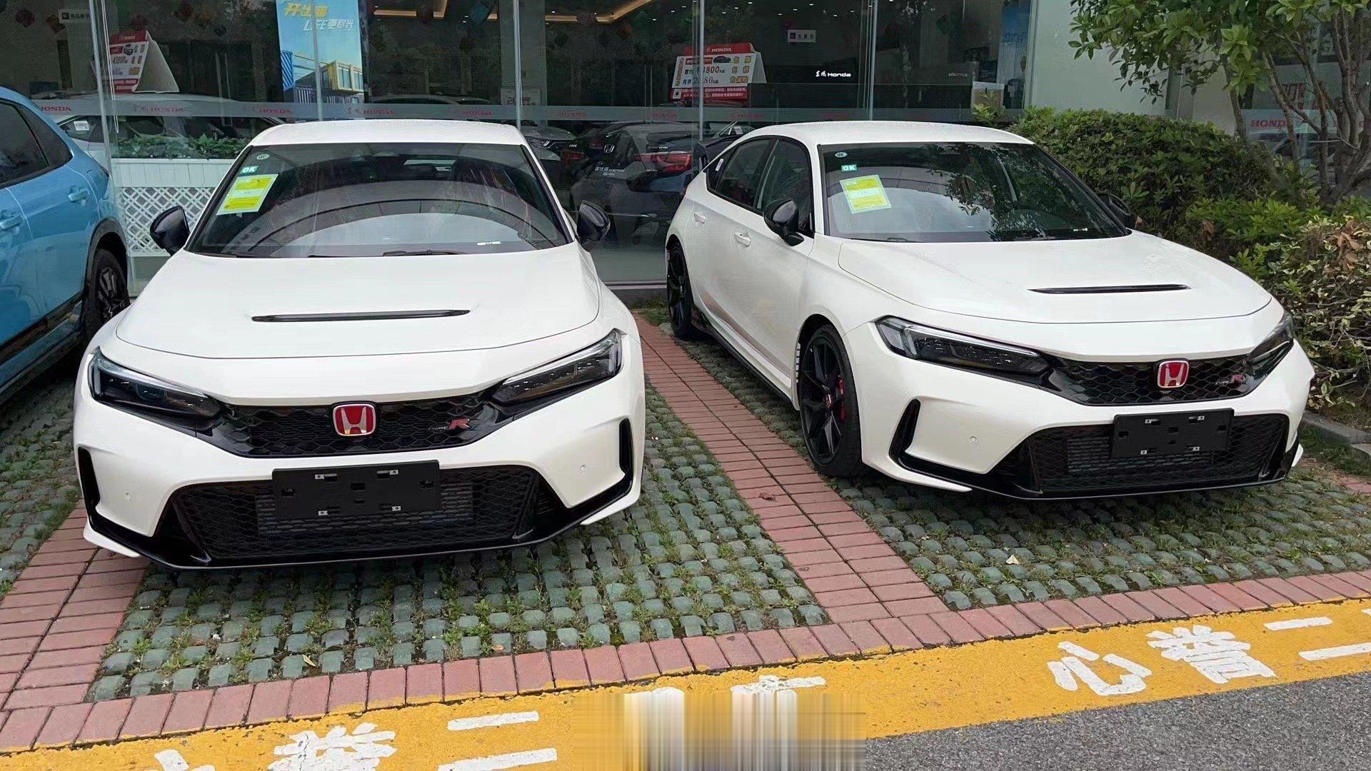 据说这是韩寒和尹正订的、现在编号2的也出现了，大家提车的都是几啊 ​​​