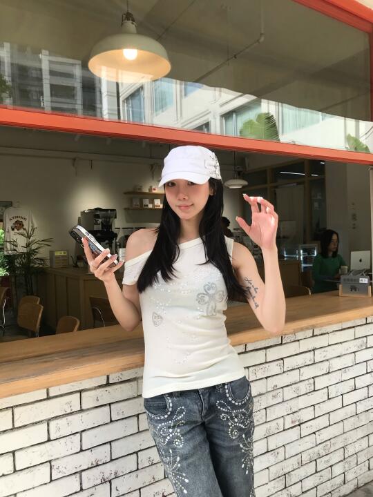穿上朋友设计的衣服是种什么体验🤔