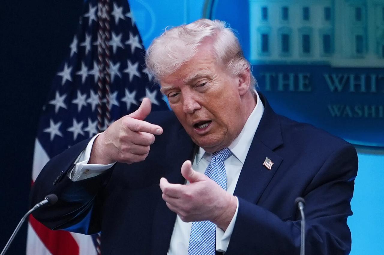 俗话说，知己知彼，方才开战。

特朗普在伊朗战争上的荒腔走板和自相矛盾，已成八个