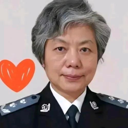 李玫瑾教授发声：扶人反被讹？直接按敲诈勒索起诉！  

2006年，南京彭宇扶起