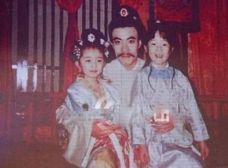 杨幂唐明皇片场趣事谁能想到荧幕上闪闪发光的杨幂，最早的拍戏记忆，是在《唐明皇》剧