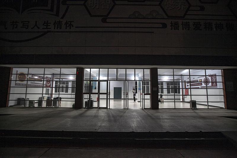 我校孙老师才39岁，上个周末去世了。

孙老师从上岗那年就当班主任，一直干了15