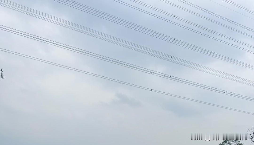 [锦鲤到来]一个错误的想法造成的坏结果

距离下班时间还有十分钟，背后有一台同事