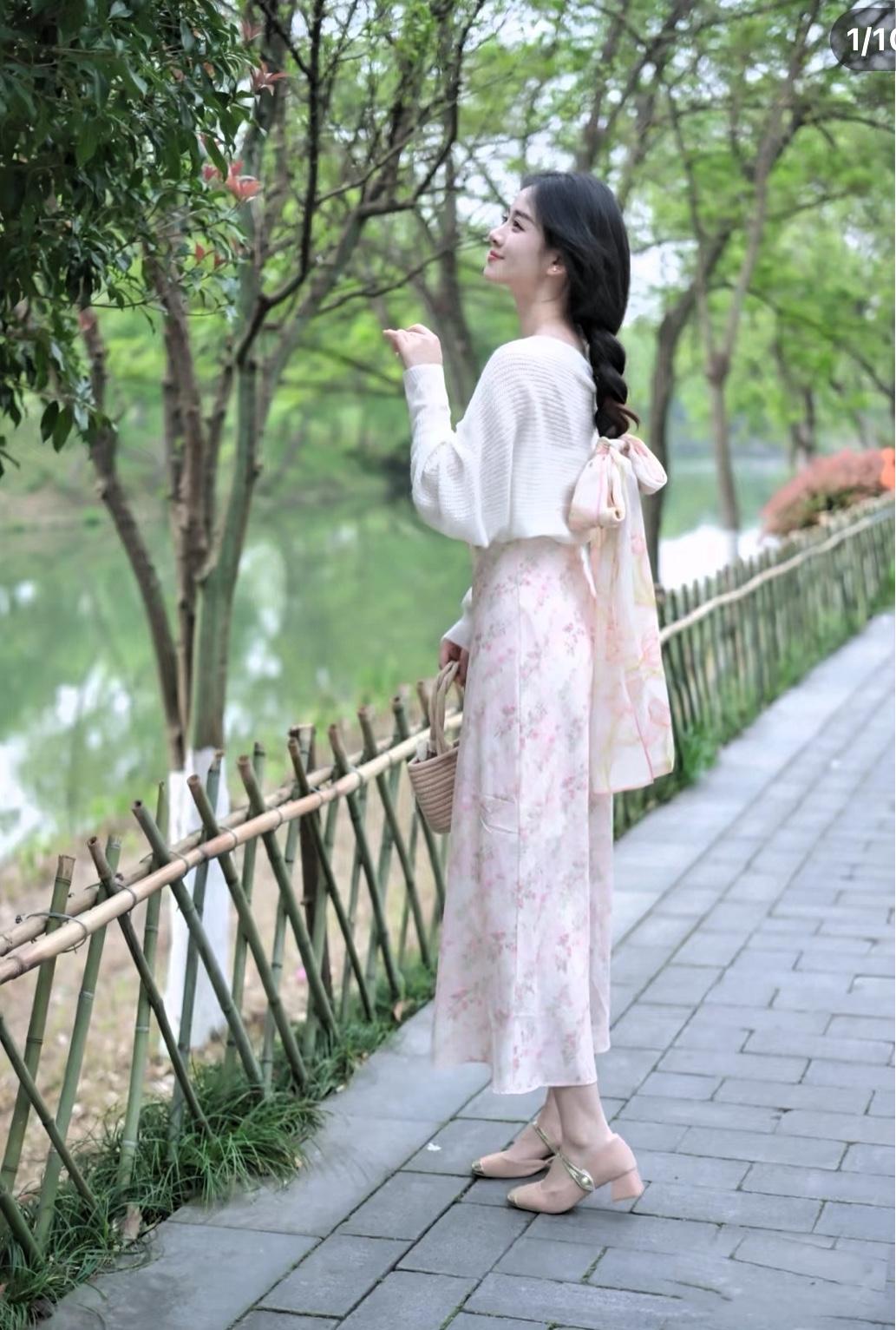 相信吗？
这一世你最爱的人，就是上一世最爱你的人。第一眼就心动的人，从来不是巧合