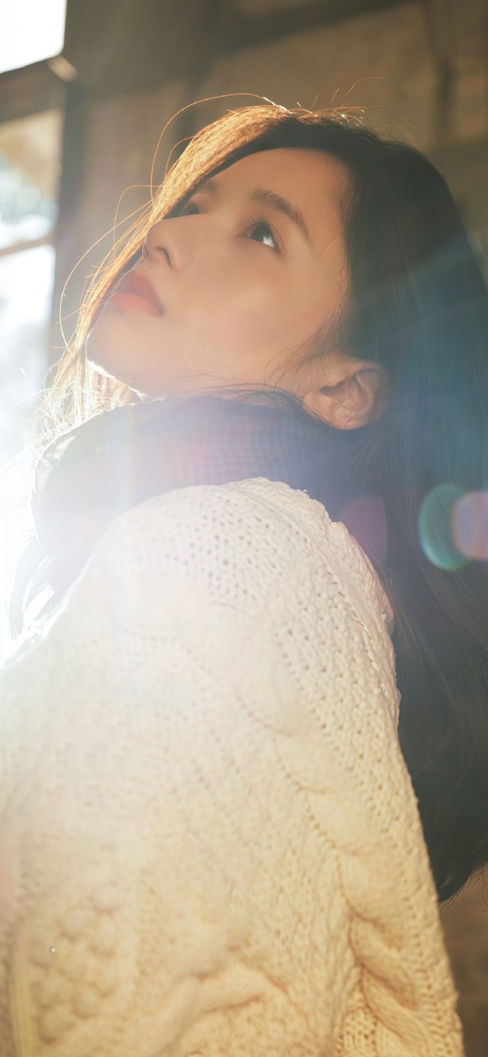 张婧仪 