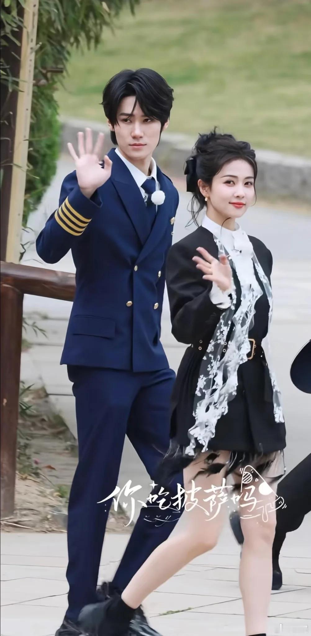 张真源包场白鹿莫离张真源莫离云包场张真源包场了白鹿新剧《莫离》，来支持鹿姐的叶璃