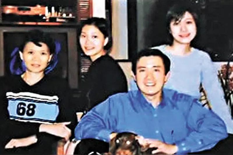 马唯中，美国大都会博物馆”亚洲艺术部副主任。
她还有一个身份就是马英九的大女儿。