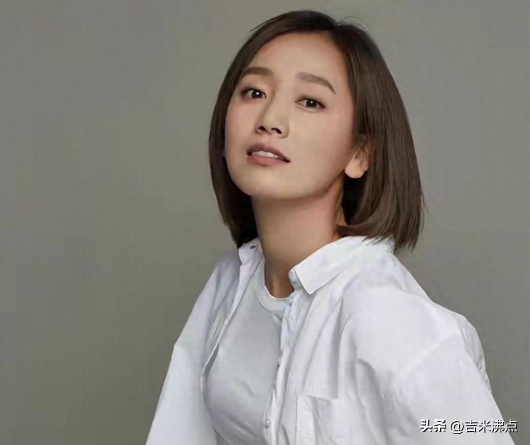 北电校花演了十八年配角，热搜爆了20秒却没人记得她名字，她到底等什么？
董晴火了