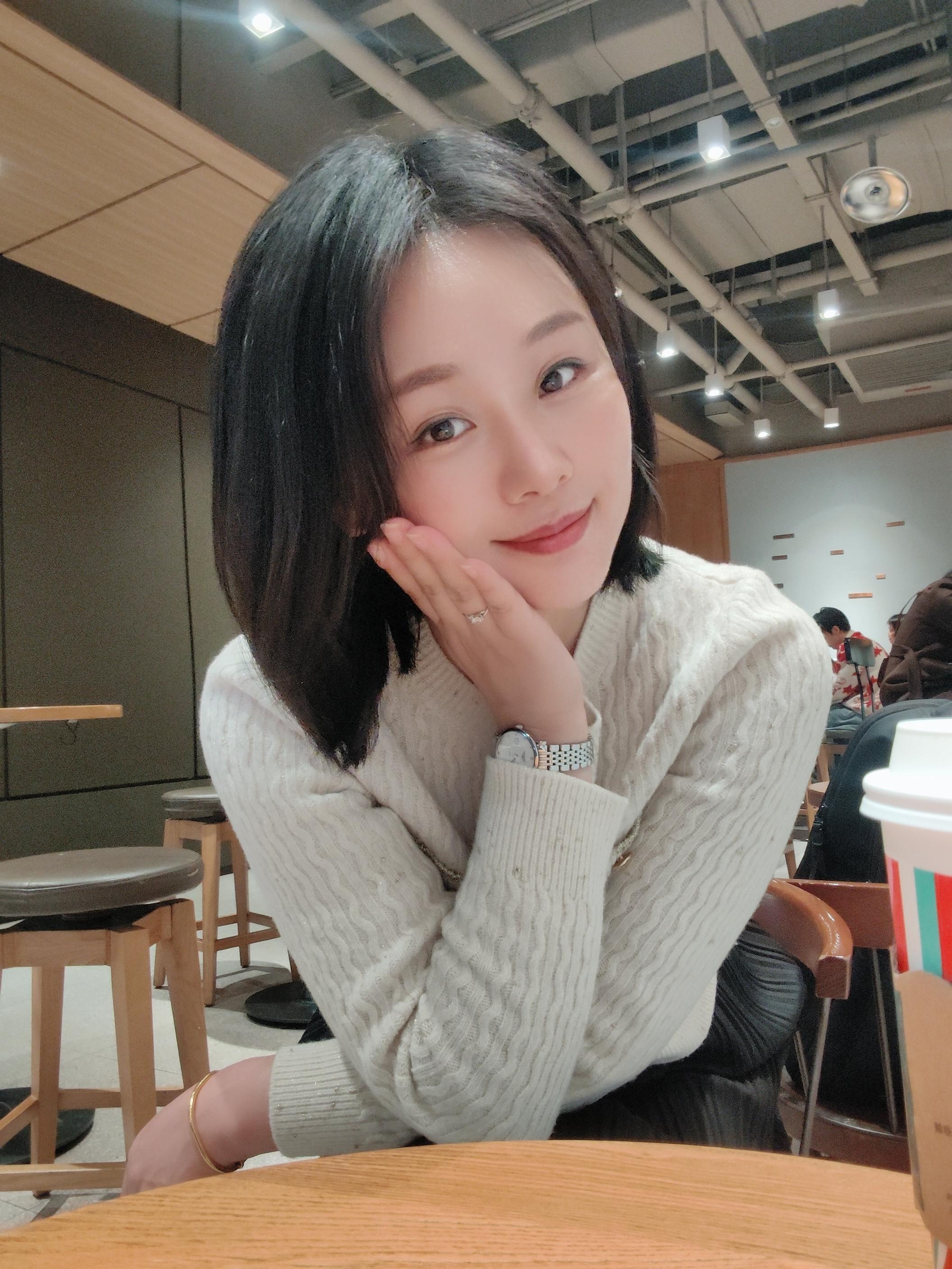 每天演好一个情绪稳定的成年人