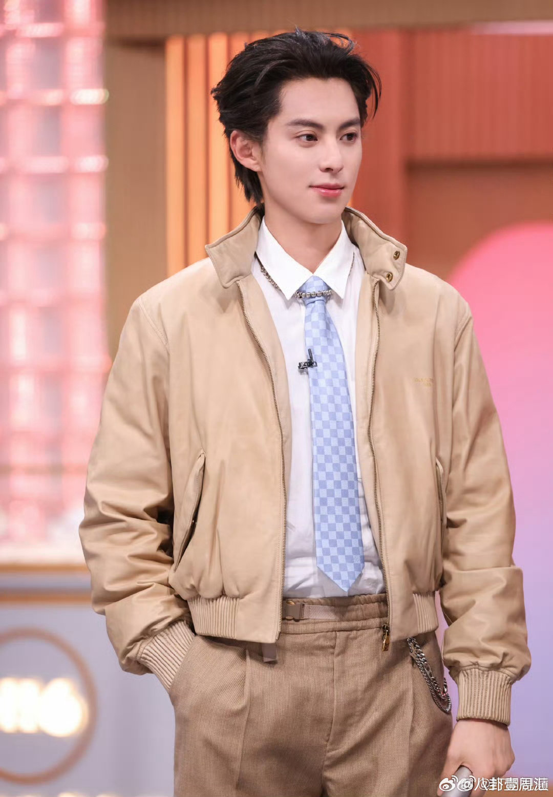 你好星期六悬疑感拉满你好星期六 一场关于智慧与伪装的较量，即将在好六街上演！ 