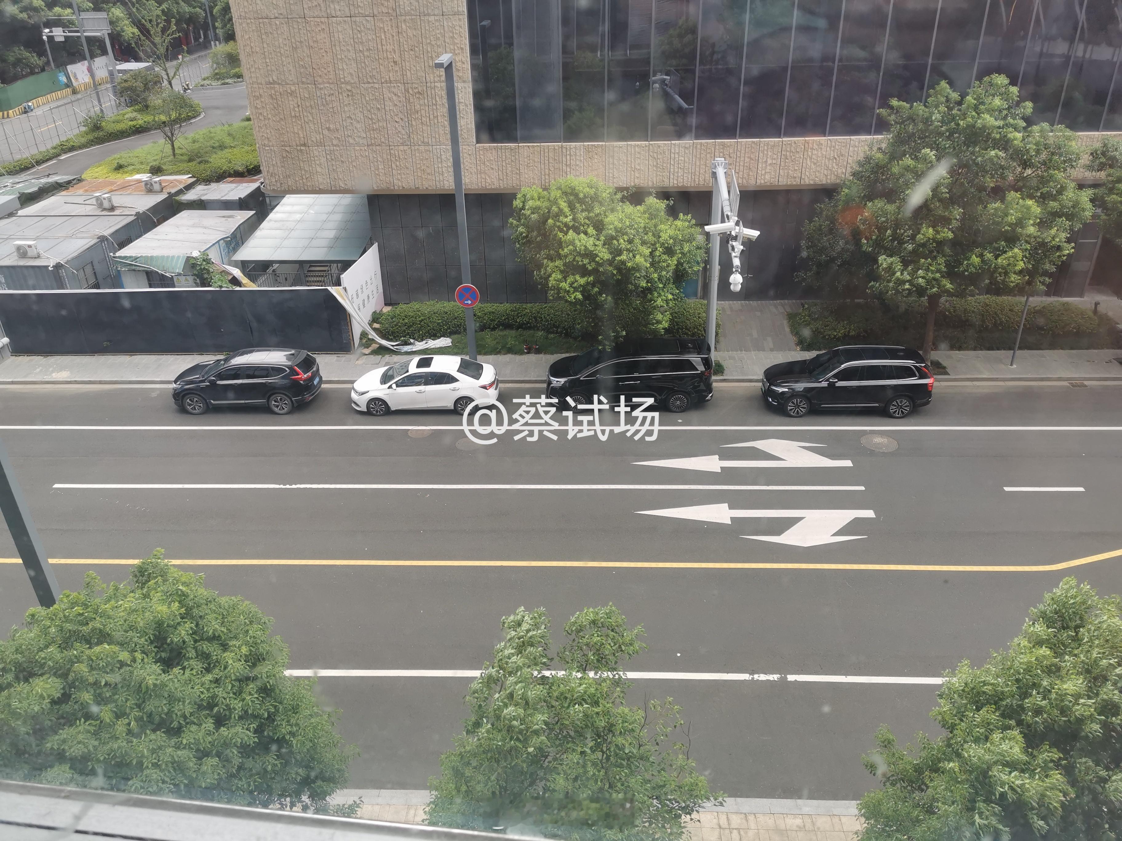 普通人以恶小而为之的恶，司空见惯，习以为常，理所当然。那天医生问我，抗抑郁的药还