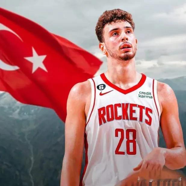 阿尔佩伦·尚古恩在土耳其出生的 NBA 球员中，25 岁​​之前目前的排名如下：