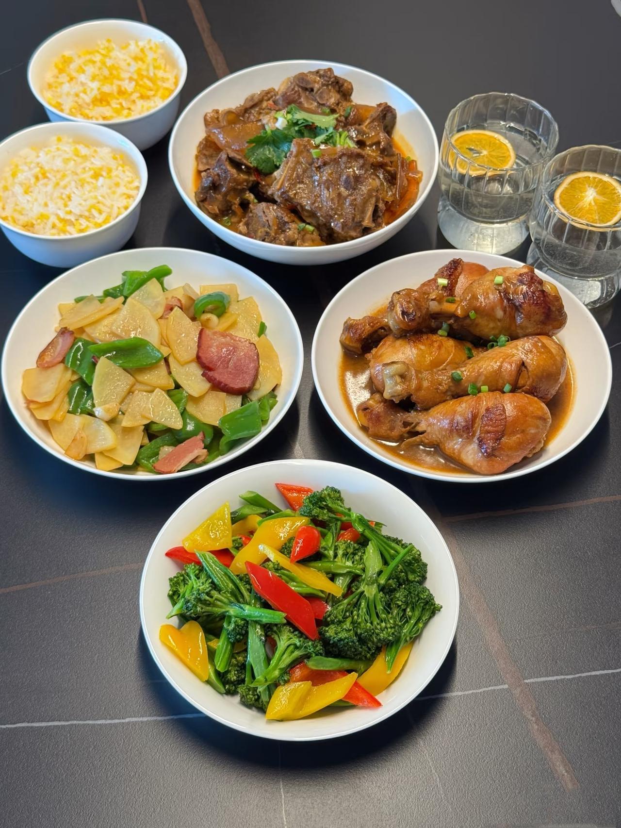 三个男人同时追你，老师、厨师、理发师怎么选？网友的答案绝了

“假如有三个男人同