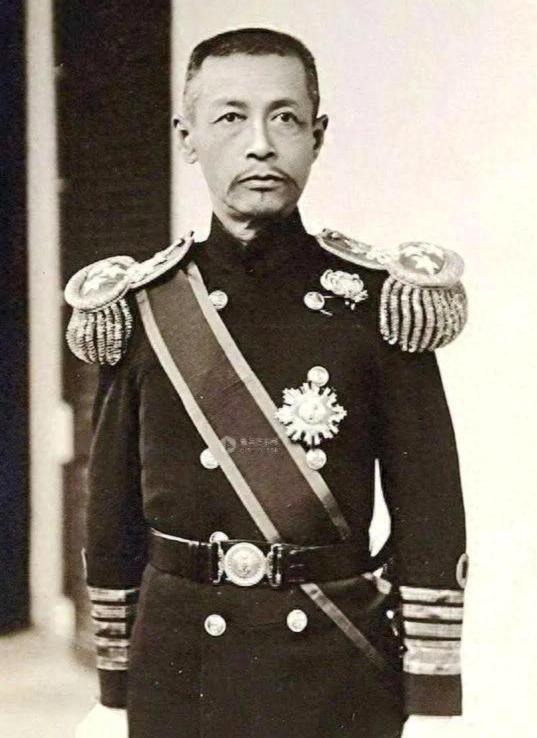 1951年，93岁高龄的前清朝海军总司令萨镇冰，听闻志愿军力克美军、直逼韩国首都