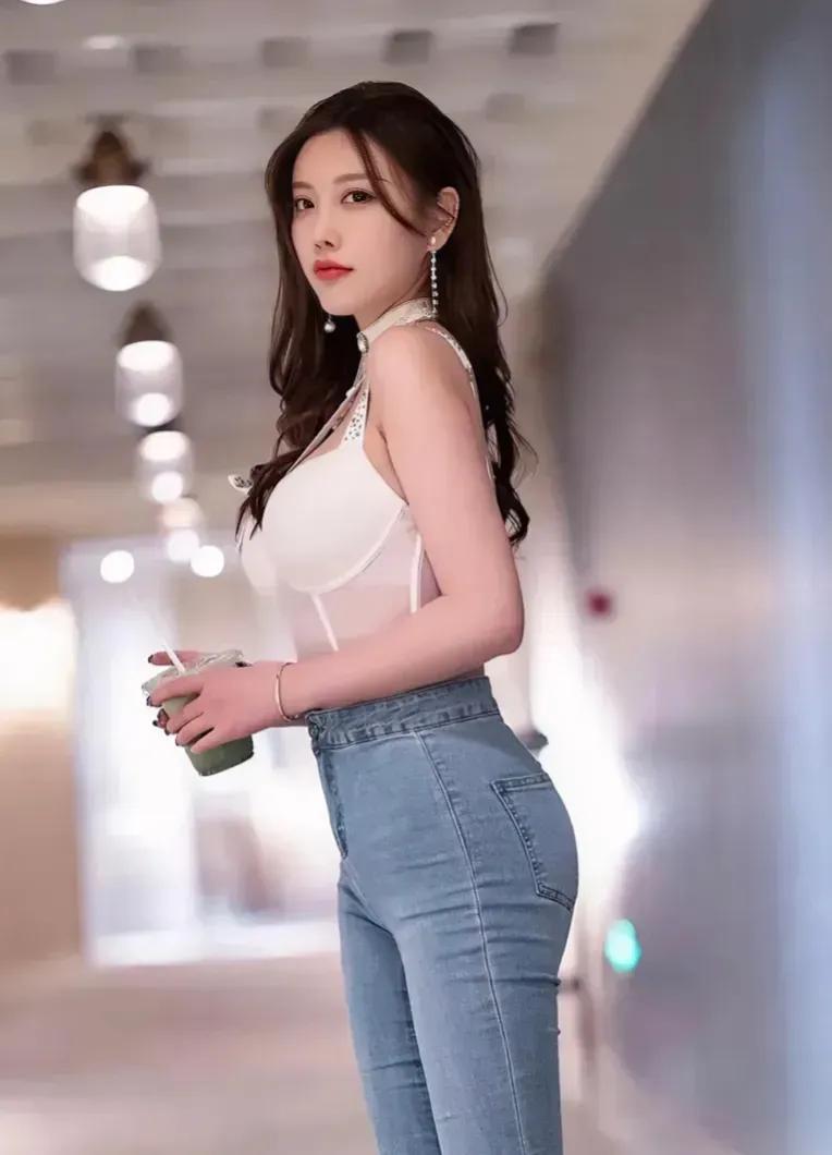 牛仔裤美女