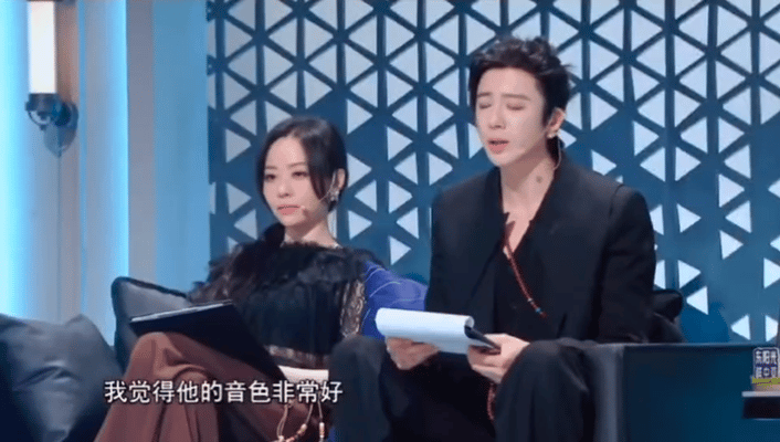 刘宇宁王赫野这俩人像发电报 王赫野收获刘宇宁“揪揪认证”：每晃一次代表一句认可，