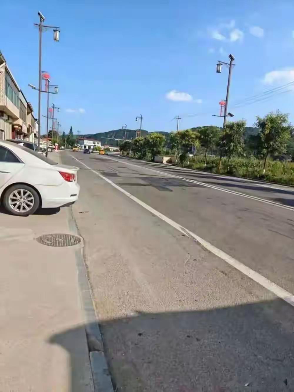 公职人员醉驾酿悲剧：一夜夺走两条生命，责任认定引争议，酒驾不是全责吗？
 
8月
