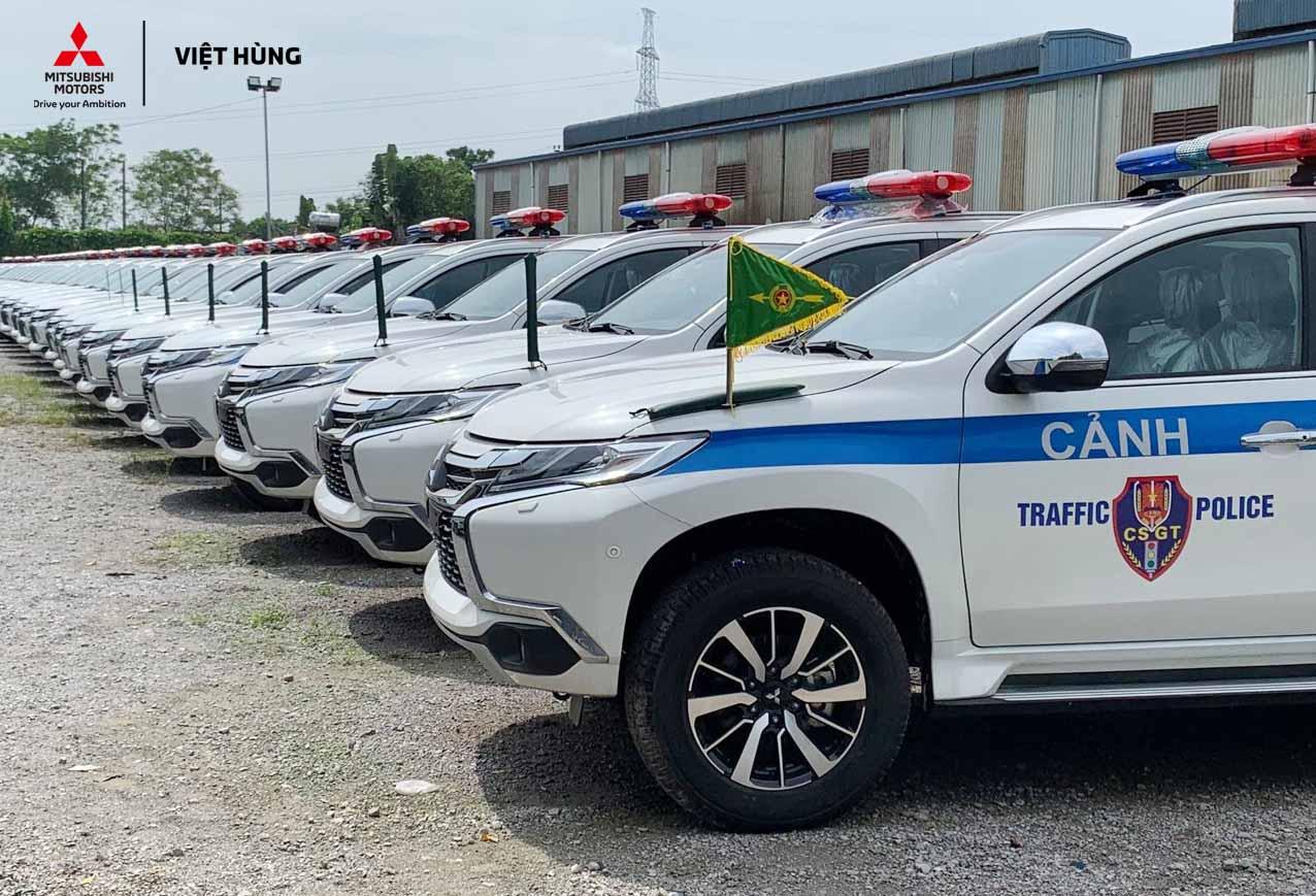 越南交警的三菱汽车