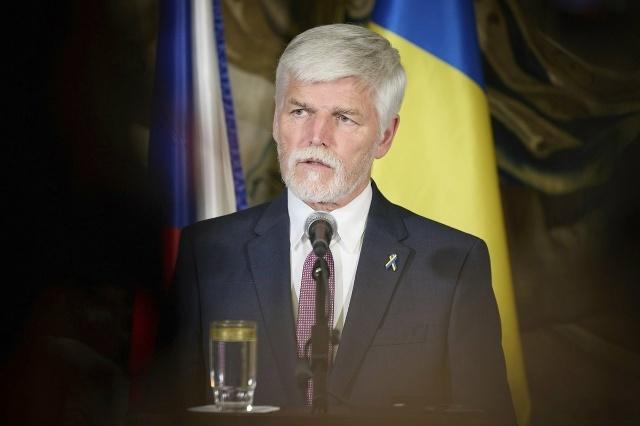 捷克总统彼得·保罗表示,乌克兰准备为实现和平做出一系列痛苦的让步。他在访问基辅时