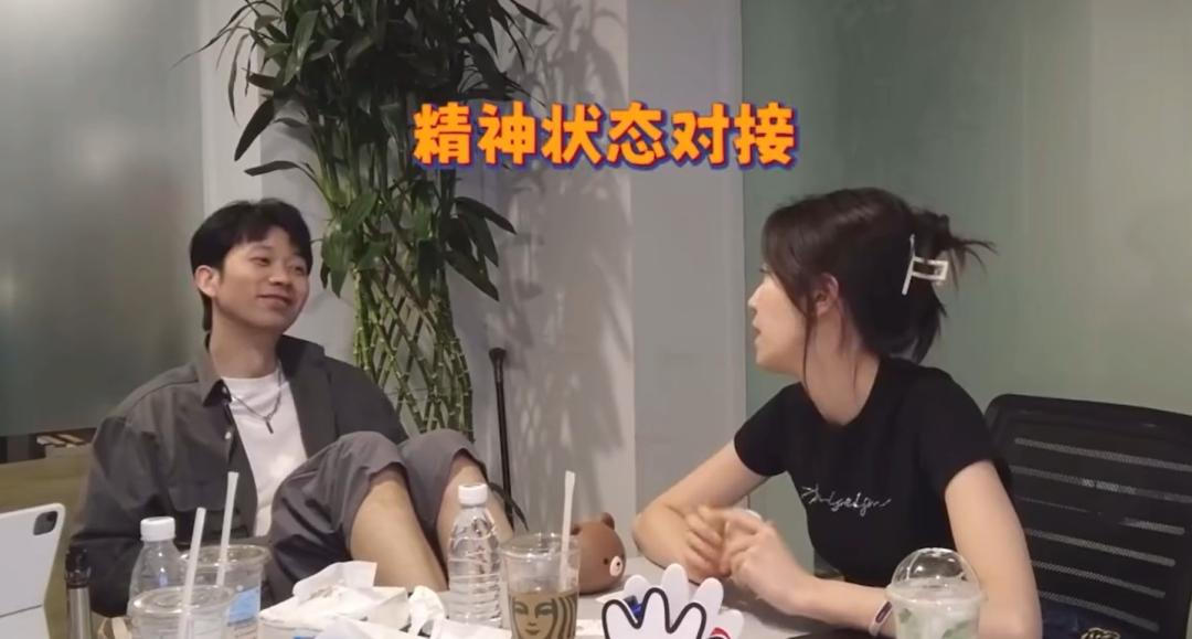 思念成吉回应上喜3不同于其他喜剧小队“先想game点再攒作品”的创作方式，“思念