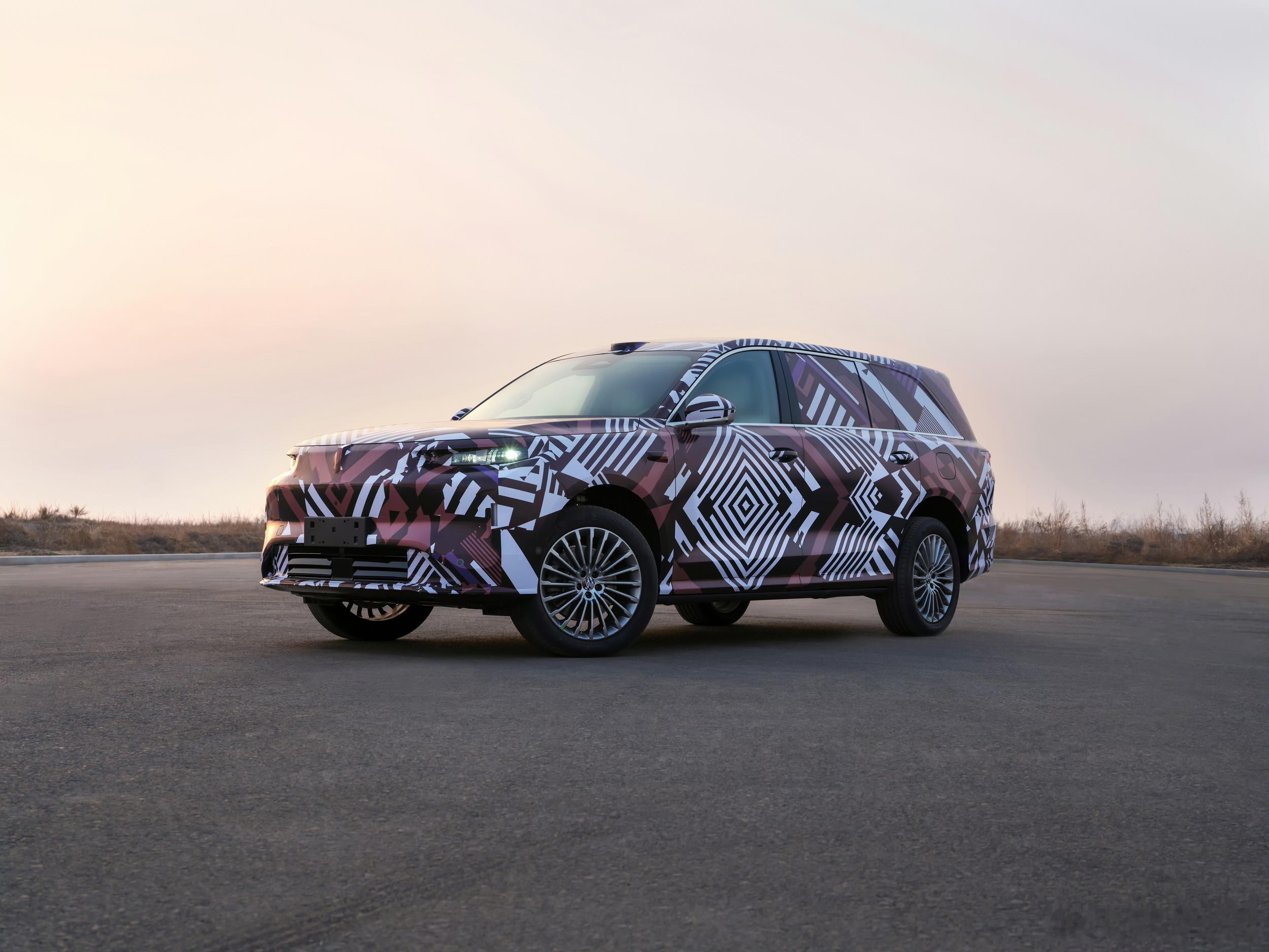 魏牌全新旗舰SUV全新“归元”平台，2.0T 发动机 