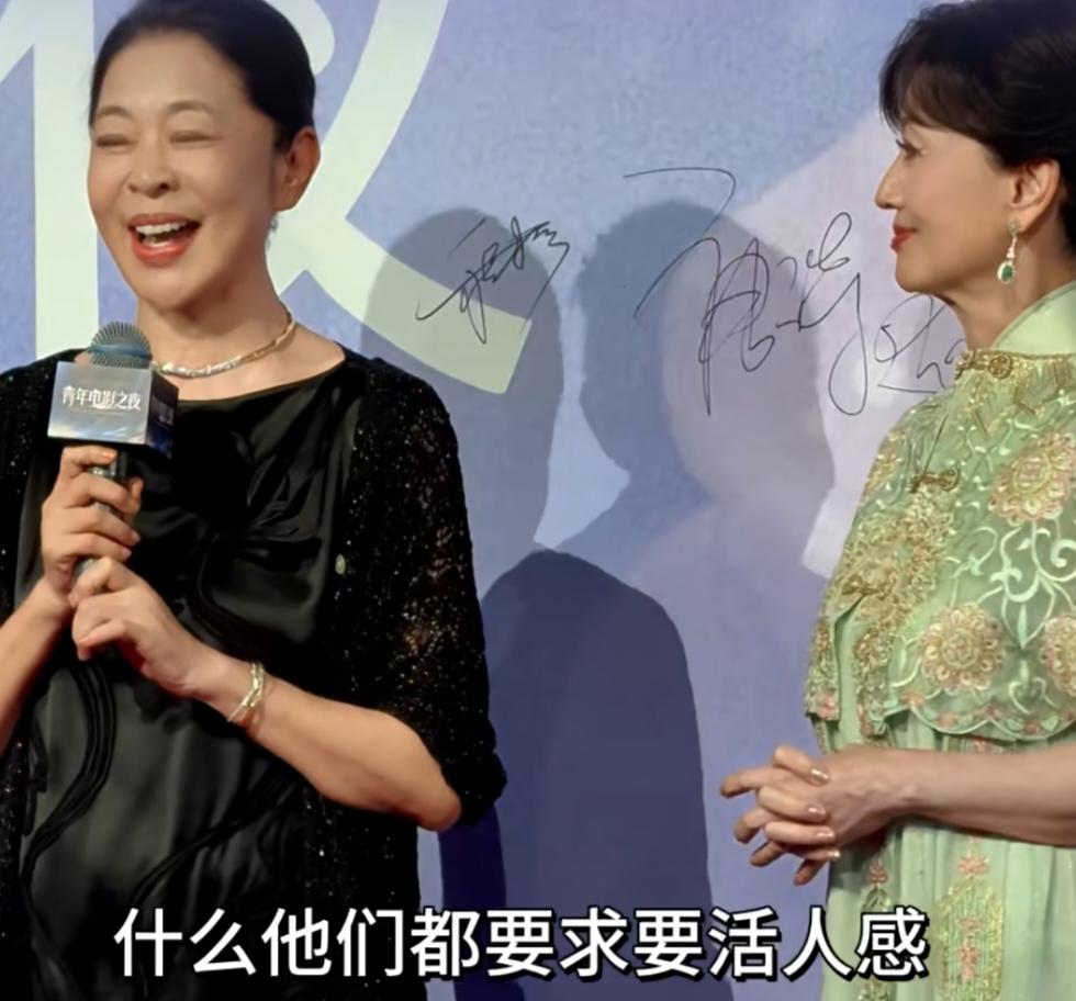 倪萍又变年轻了
但她说了一句话，百思不得其解，想了很久，她说，现在的年轻人真的太