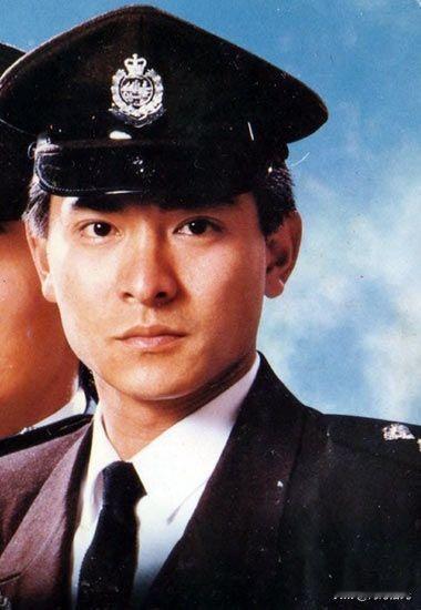 黄金年代的香港演艺圈，众星云集。
大家一定记得有三位“华”字男神：刘德华、任达华