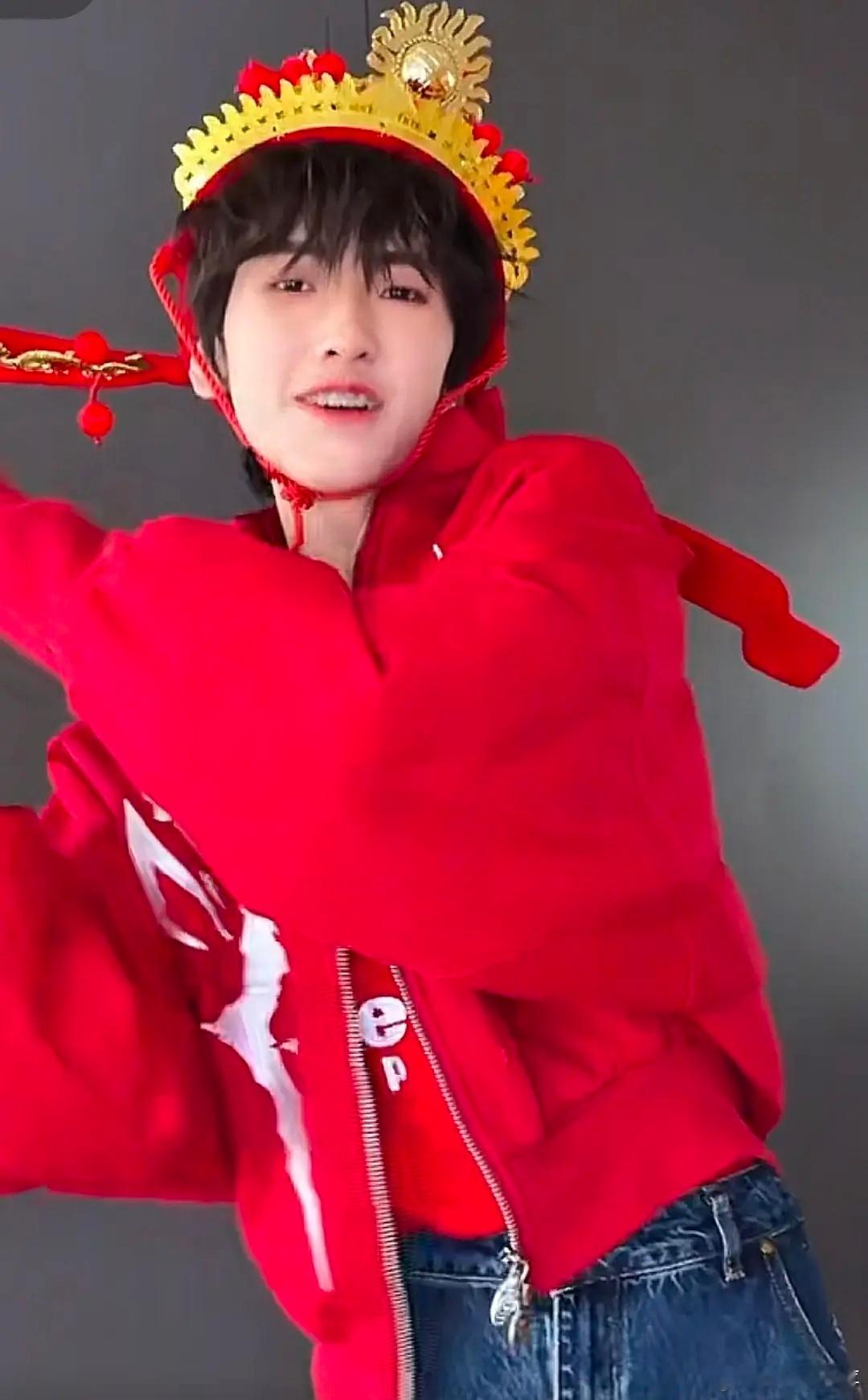 很难想象这8个人出道以后，四代团会不会被骂完丑团？？？我们TOP颜值赢他们太多了