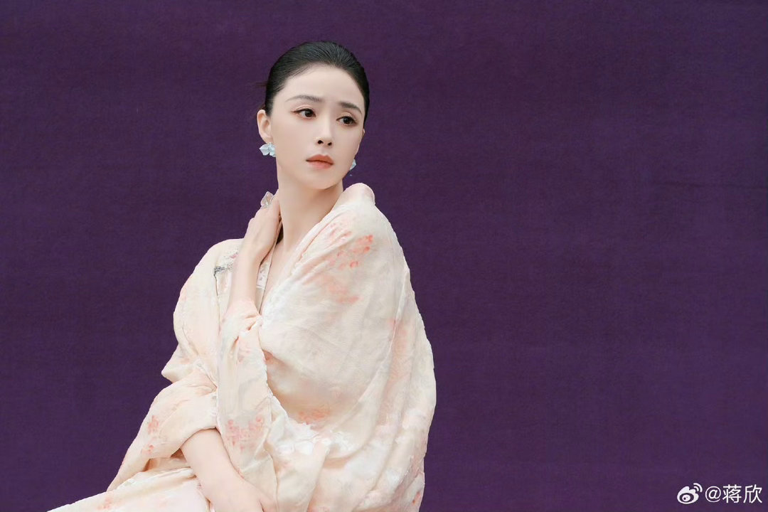 蒋欣陪妈妈看孙俪新剧孙俪回应蒋欣 转发孙俪微博，为其新剧《危险关系》宣传打cal