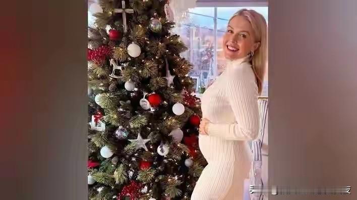 白宫发言人莱维特宣布怀孕，发文感谢特朗普支持，赞扬其“在白宫营造了支持家庭的环境