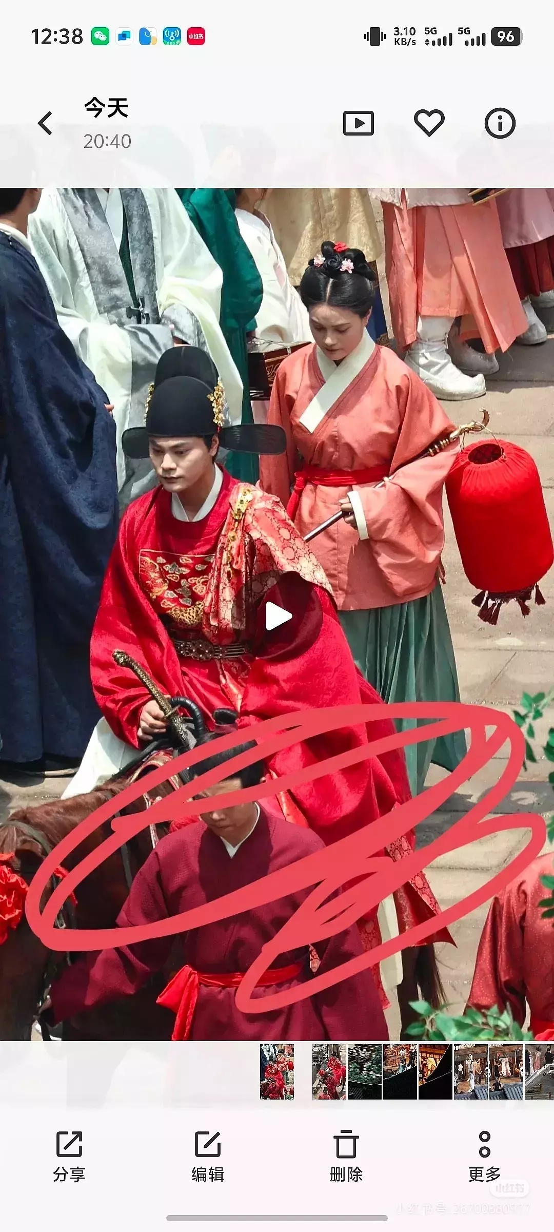 妈耶这居然是丁禹兮替身（说实话后面那个像任敏替身） ​​​